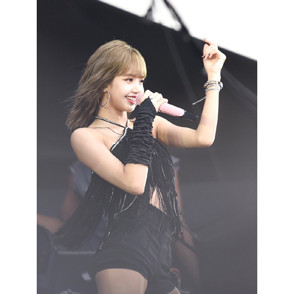 韓流 BLACKPINK LISA リサ K-POP衣装 トップス 手袋 フリンジ ライブ コンサート 服装 練習 衣装